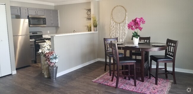 This is the Exec 1bd dinning and kitchen space. - Elevate Apartments