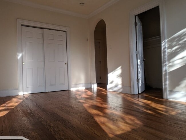 Photo - 2704 N Sawyer Ave Unidad 210