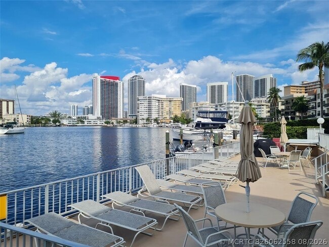 Building Photo - 300 Golden Isles Dr Unit 104