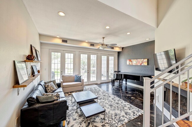 Photo - 511 W 22nd St