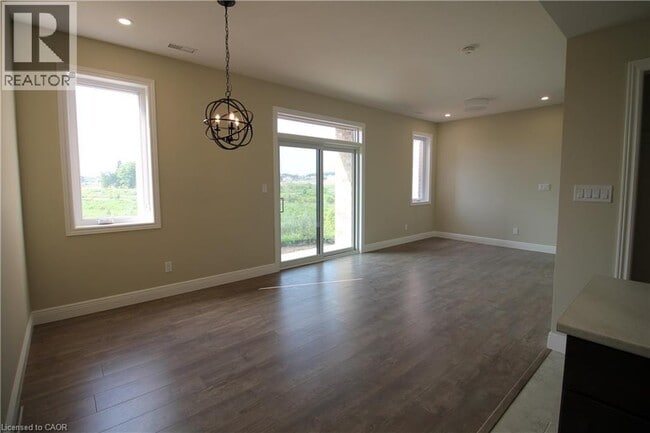 Photo - 1395 Bleams Rd