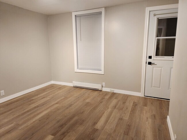 Photo - 233 Hector-Hotte Wy Unit 2