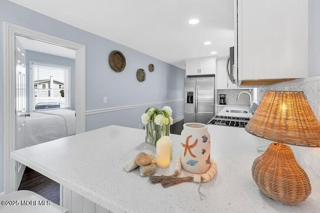 Photo - 639 Redmond Ave