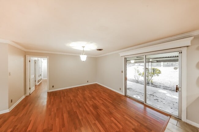 Photo - 3938 Johnstown Dr