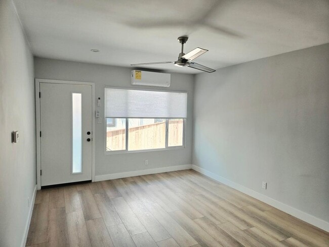 Photo - 644 Pier Ave Unidad 1