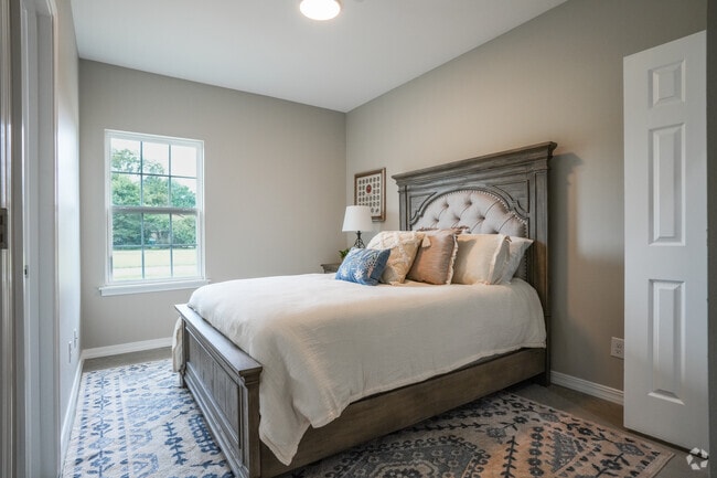 2BR, 2BA - 1020SF - Primary Bedroom