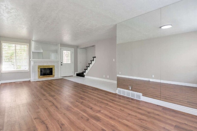 1260 Norwalk Rd