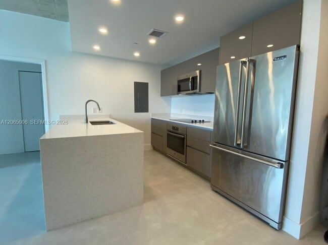 Photo - 13800 Highland Dr Unit PH3