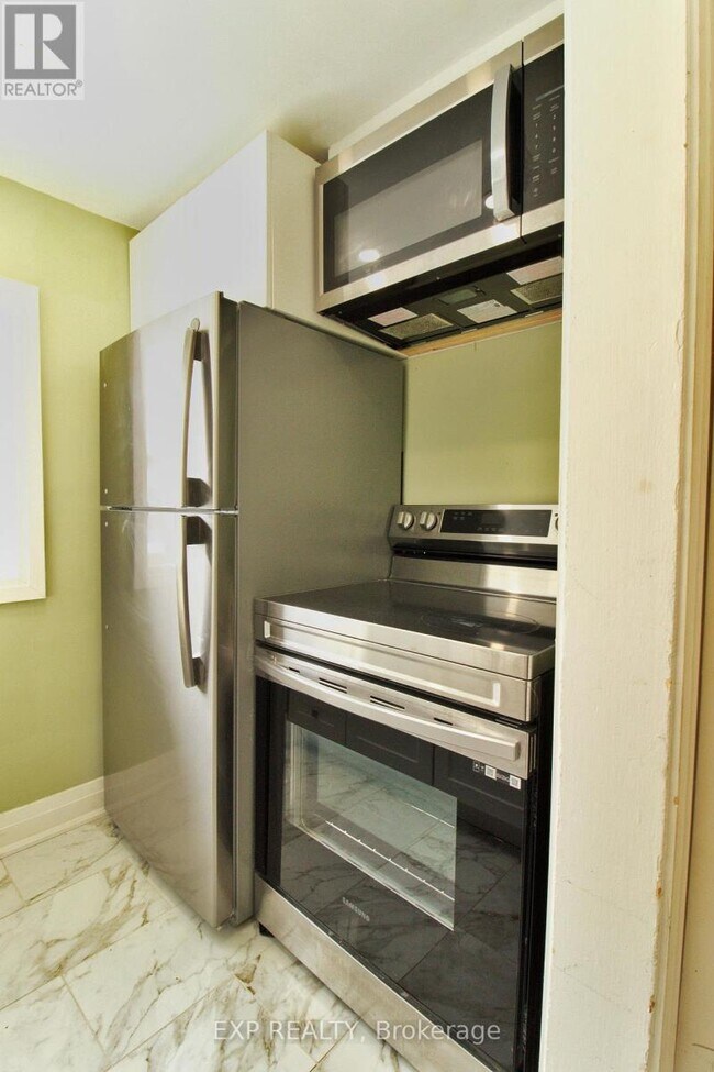 Photo - 1243 Langmuir Ave Unité Upper