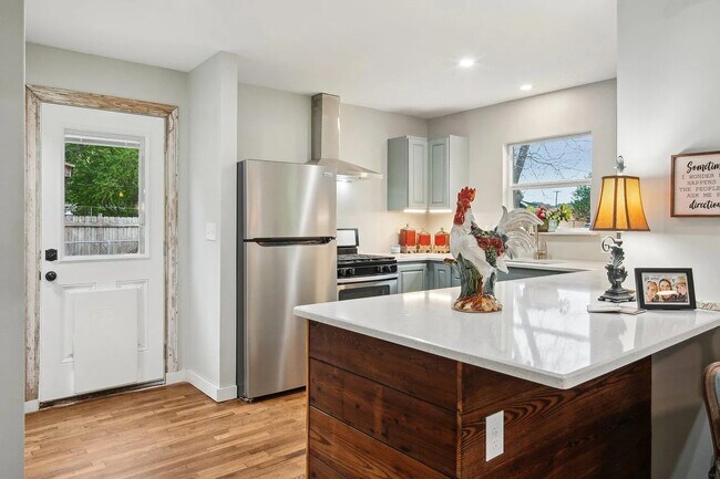 Photo - 801 Bishop St