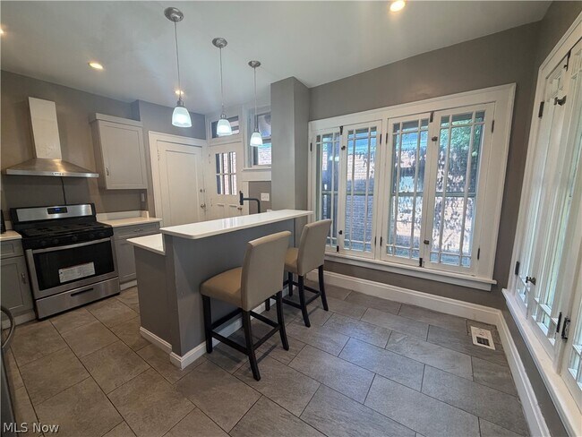 Photo - 9501 Shakespeare Pkwy