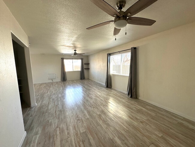 Photo - 143 E Richards St