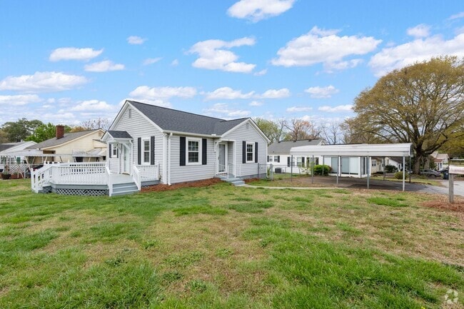 Building Photo - 2 Bedroom 1 Bath Within Walking Distance t... Rental