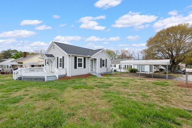 2 Bedroom 1 Bath Within Walking Distance t... - 2 Bedroom 1 Bath Within Walking Distance t... House