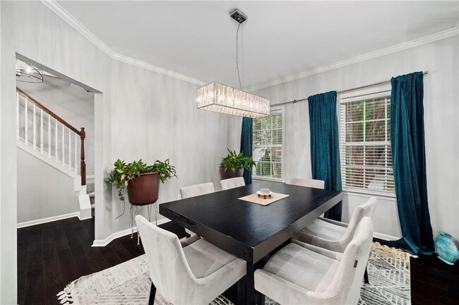 Photo - 5227 Whiteoak Ave