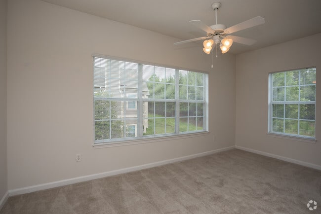 2BR, 2BA - 1,463 SF