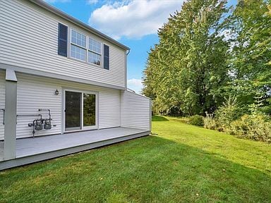 Cubierta trasera - 60 Brickyard Rd