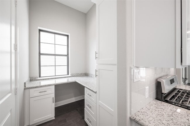 Photo - 3327 Beverly Frst Dr