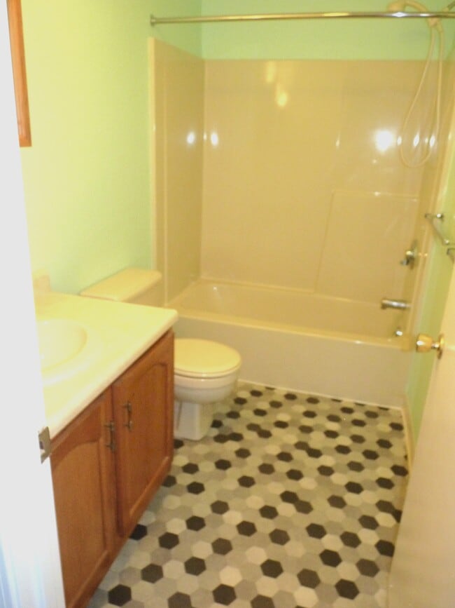 Photo - 130 Endicott St N Unidad 319