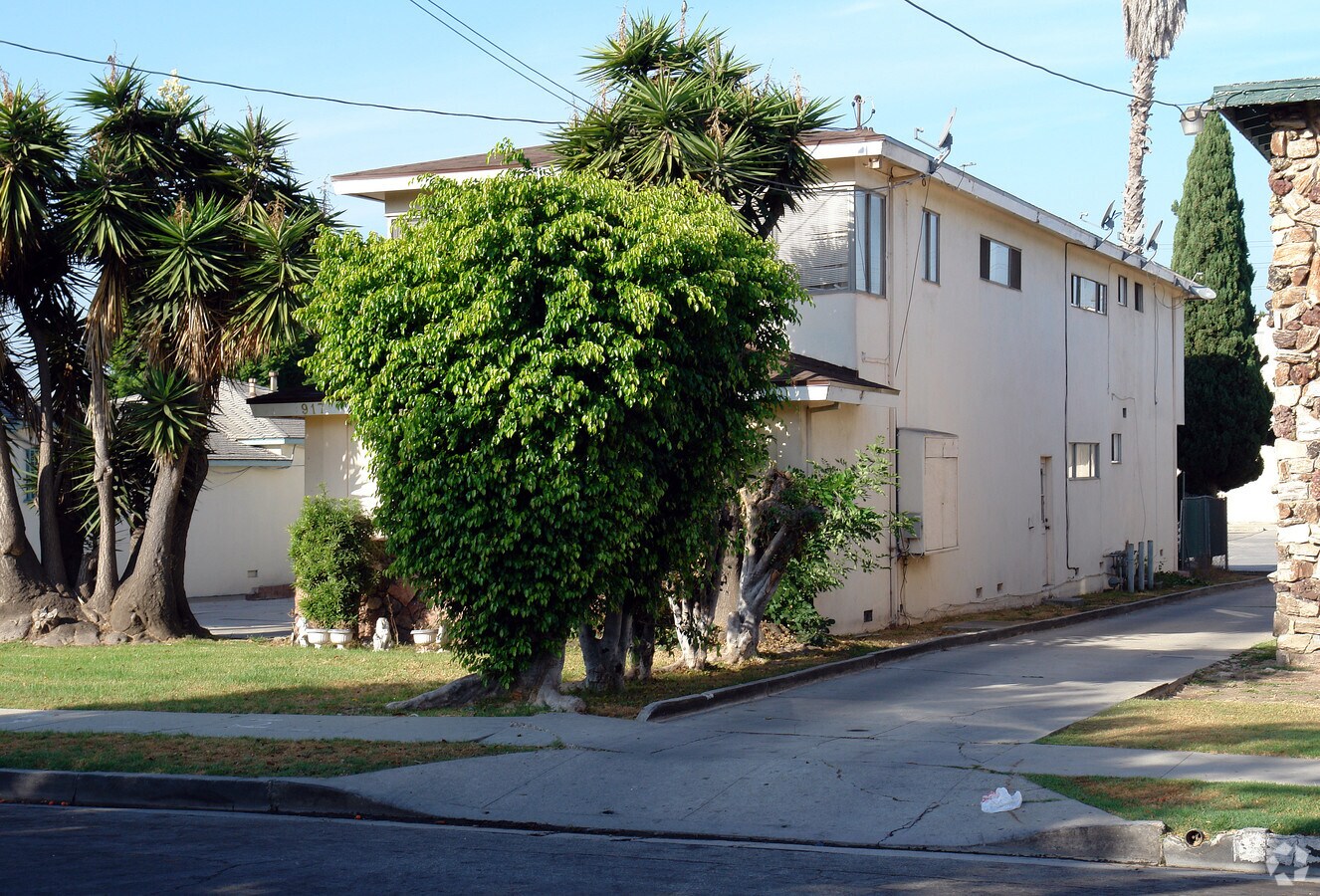 Photo - 917 N Cedar St