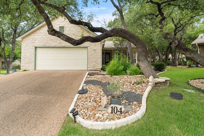 Building Photo - 104 Bronco Cir
