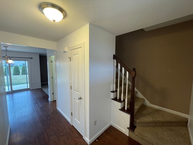 Photo - 2727 Stonecrop Road