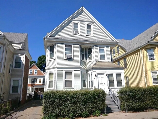 Building Photo - 4 Dever St Unit 1