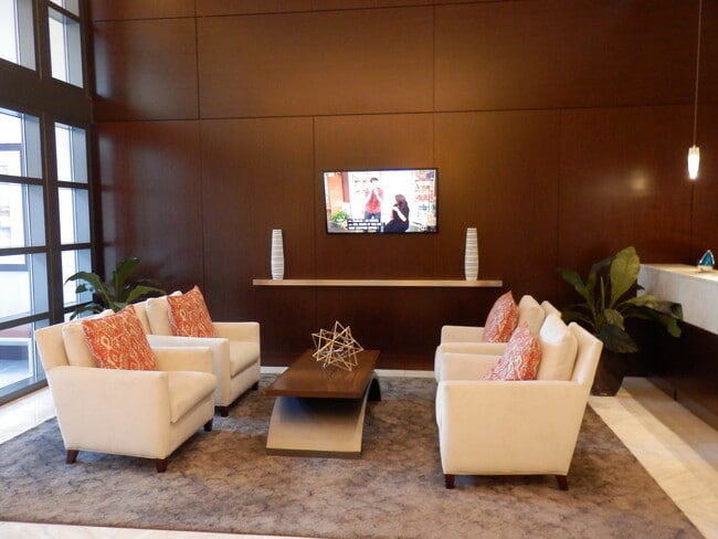 Elegant lobby with 24/7 front desk and security. - 475 K Street Northwest Unit 714