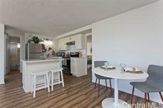 Photo - 37th Floor 2 Bed/ 2 Bath/ 1 Assigned parking Condo with views, A/C, Pool, & W/D in unit! Unit 3701