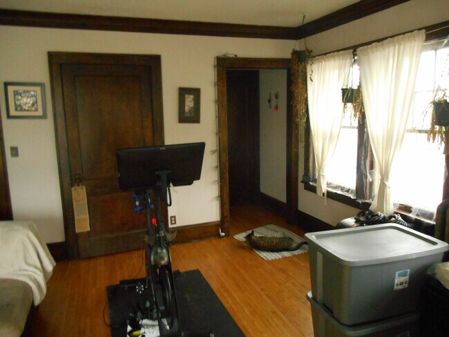 Photo - 1305 W 34th St
