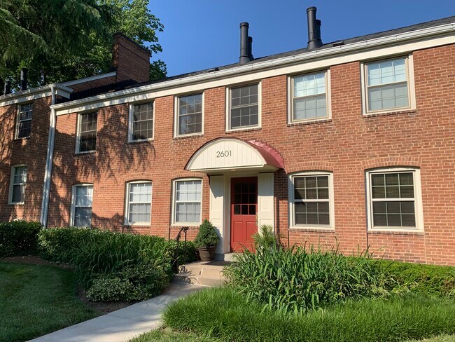 Building Photo - 2601 Arlington Blvd Unit 101