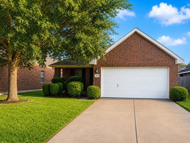 Building Photo - 2119 Hawthorne Brook Ln