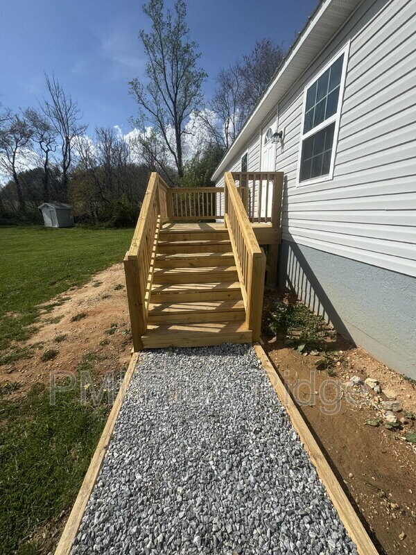 Photo - 252 Friendly Cir