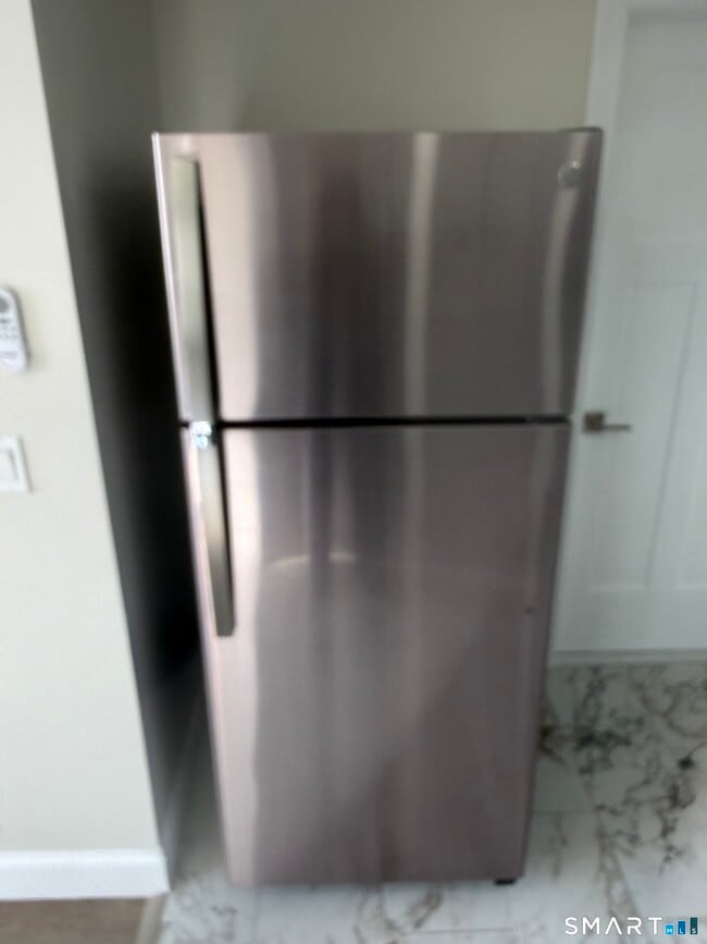 Photo - 8 S Broad St Unidad B