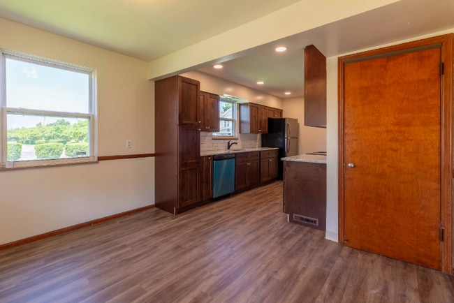 Photo - 629 Hanford St