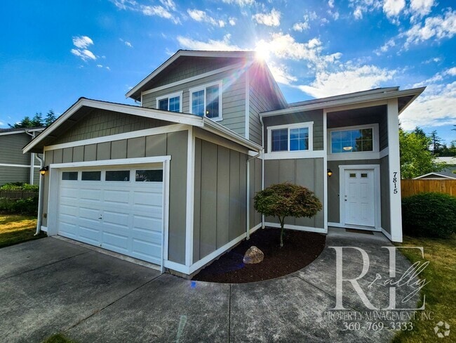 Building Photo - Spacious Silverdale Home with Large Fenced...