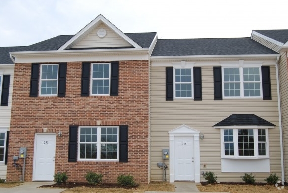 Building Photo - WOODSTOCK MEWS Rental