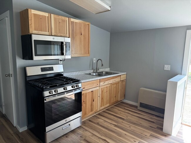Photo - Newly Remodeled One Bedroom Garage Apartment