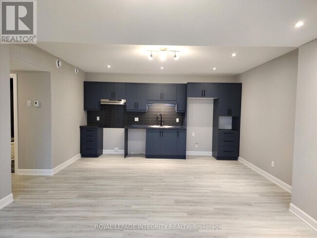 Photo - 1232 Montblanc Cres