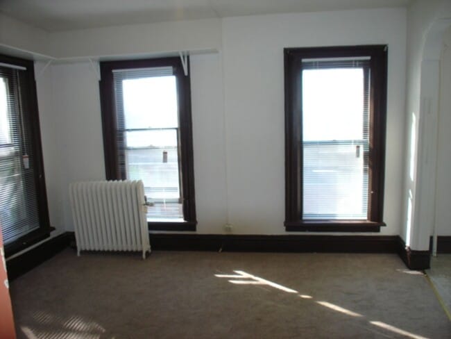 Photo - 209 E Mifflin St Unit 1