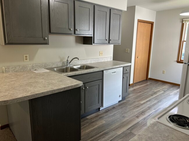 Building Photo - 357 Locust St Unit A