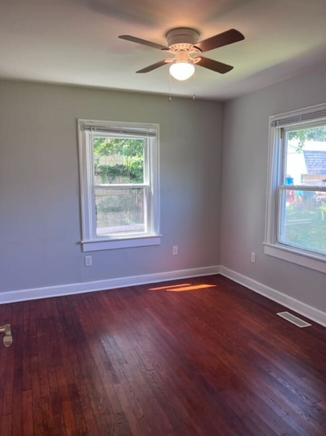 Photo - 2 BR Belmont Area Cottage  Heart of Downtown