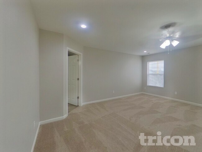 Photo - 9821 Bayview Pkwy