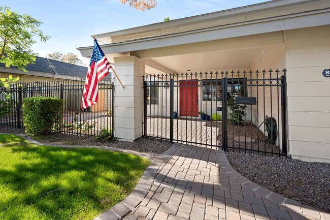 Photo - 8464 N 7th Ave