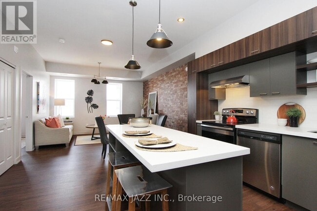 Photo - 201 - 14 1/2 KING STREET E Unit 201
