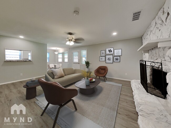 Photo - 904 Redbud St