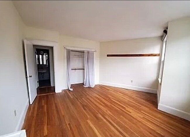 Photo - 100 Lanark Rd Unit 2