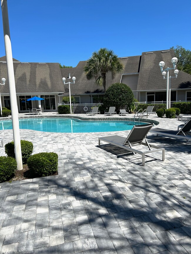 Swimming pool - Asbury Park Apartments