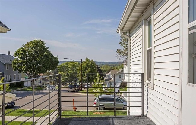 501 N 5th St Unidad Upper Level 1/2