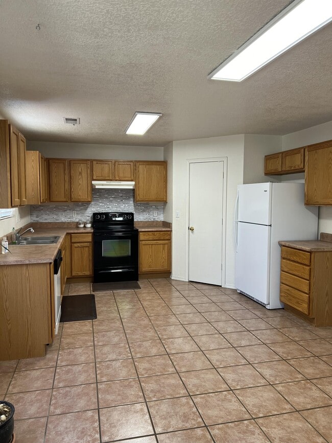 Photo - 504 De Soto St SE